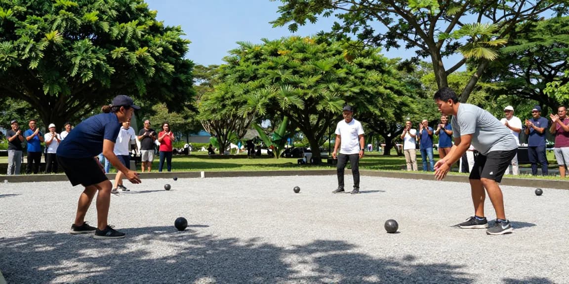Lapangan petanque di Kota Pontianak, pemain aktif dan penonton bersorak, fopikotapontiana.org menghidupkan suasana.
