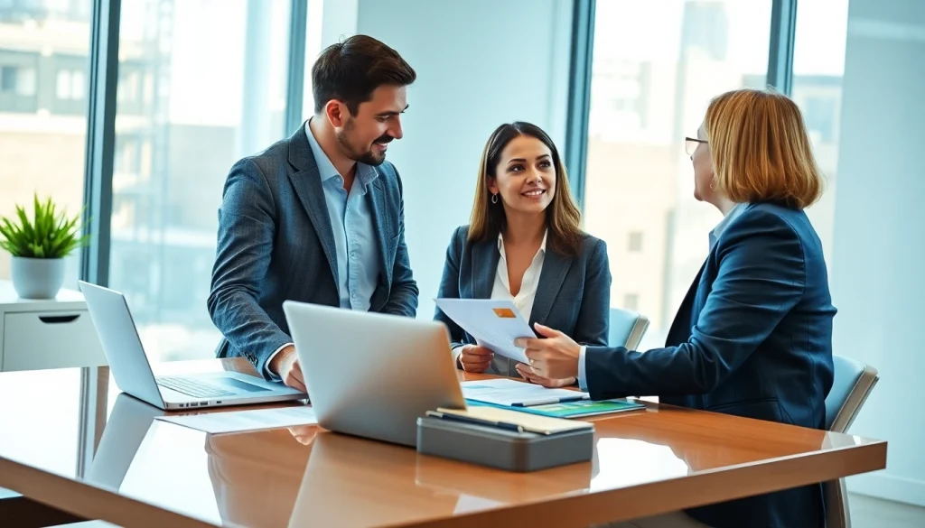 카드 한도 현금화에 대한 전문 금융 상담과 고객과의 소통 모습