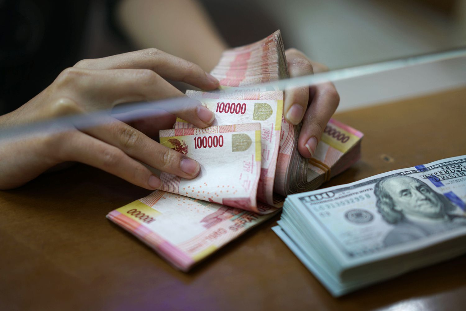 Currency Exchange Brisbane for Travel & Tours | Danesh Exchange
